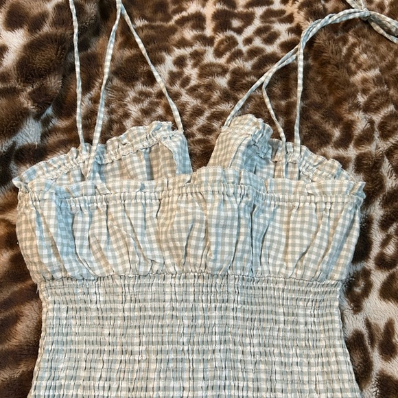 Elegant Green Strappy Dress - Picture 4 of 9